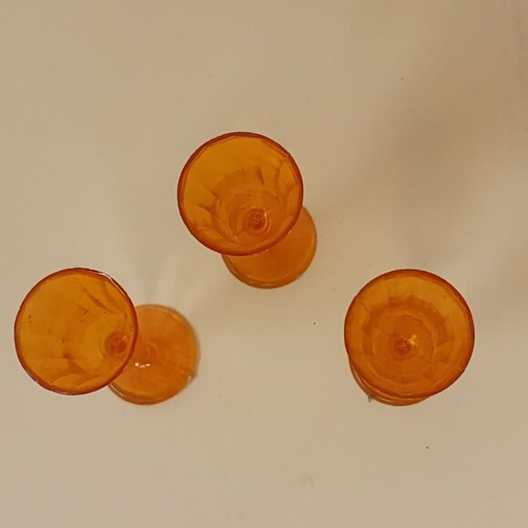 Vintage Superior Dollhouse Furniture Set Red&Yellow With 3 Wine Goblets Plastic - Picture 10 of 13